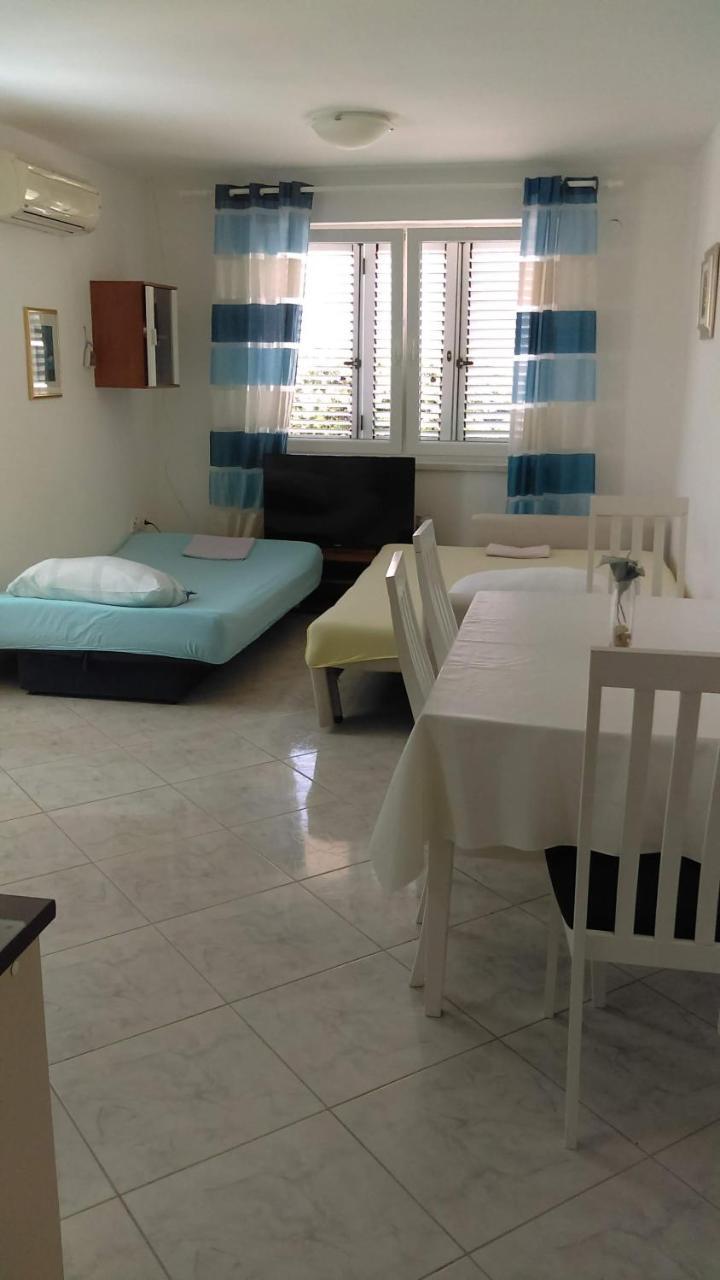 Apartments Diva Novalja Εξωτερικό φωτογραφία