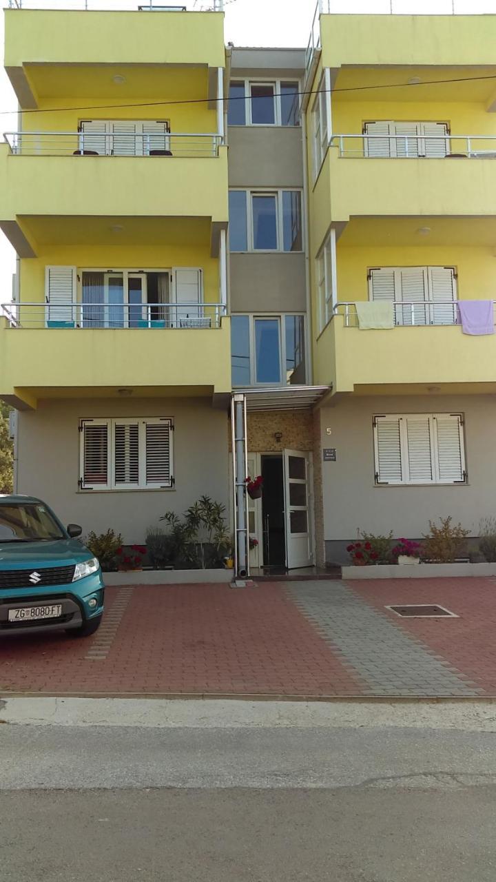 Apartments Diva Novalja Εξωτερικό φωτογραφία